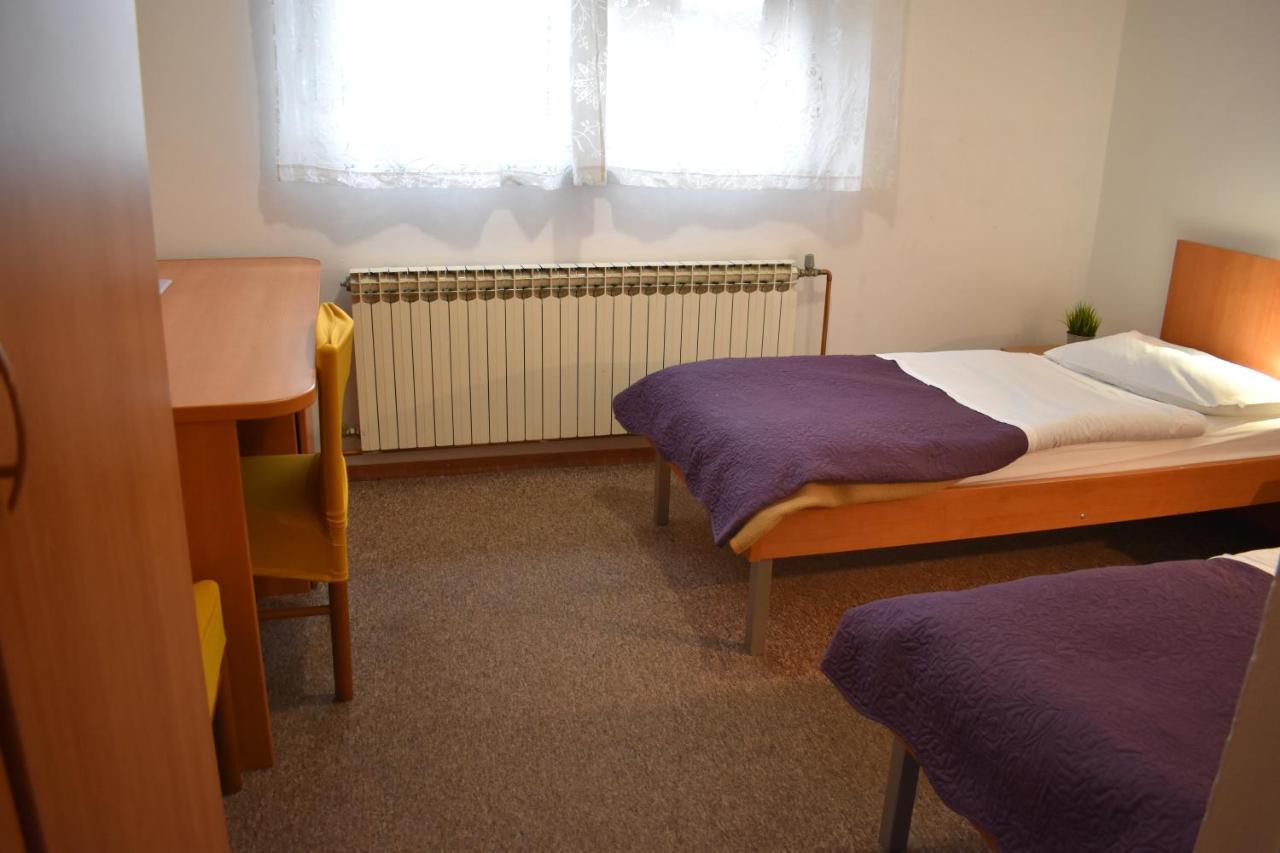 Fala 2* Zagreb